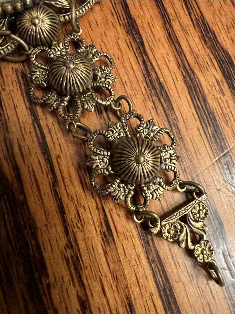 Vintage Cameo Medallion Bracelet - Bronze Tone with Hand-Painted Scene Jewelry - Picture 4 of 9